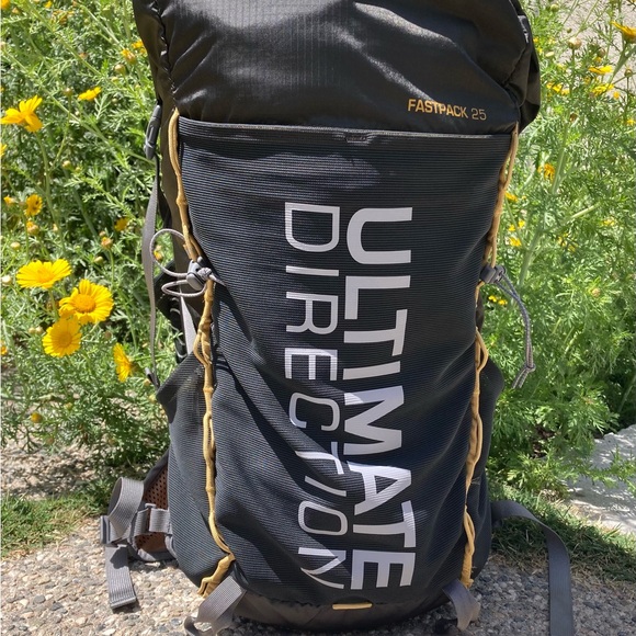 Ultimate Direction FastPack 25 backpack - Picture 10 of 11